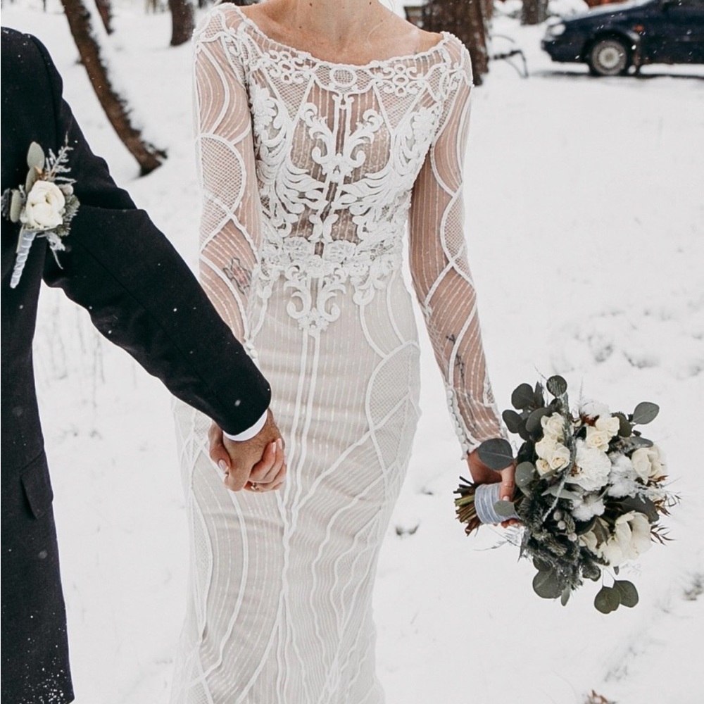 Pollardi Elegant White Sheer Lace Long-Sleeve Wedding Dress